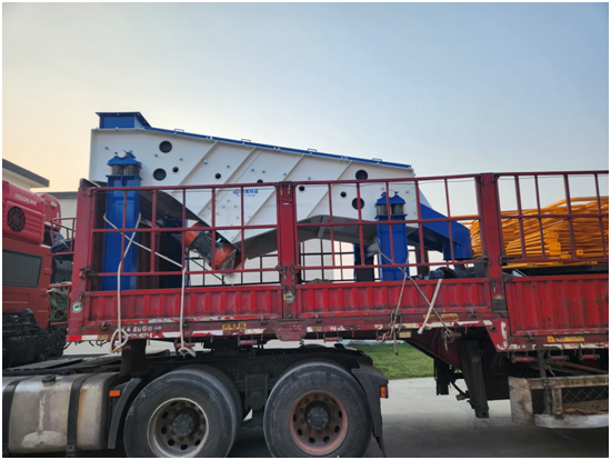 直線(xiàn)篩、方形搖擺篩發(fā)貨